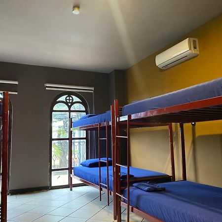 Alajuela Backpackers Airport Hostel Kültér fotó