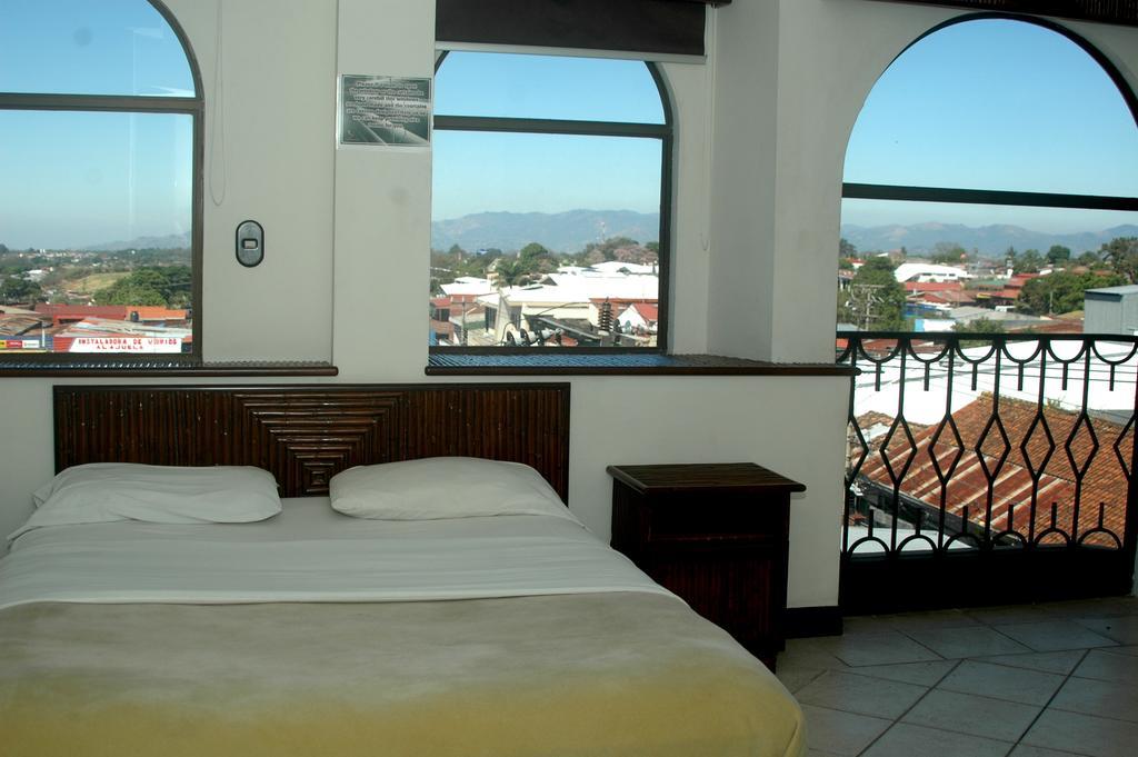 Alajuela Backpackers Airport Hostel Kültér fotó