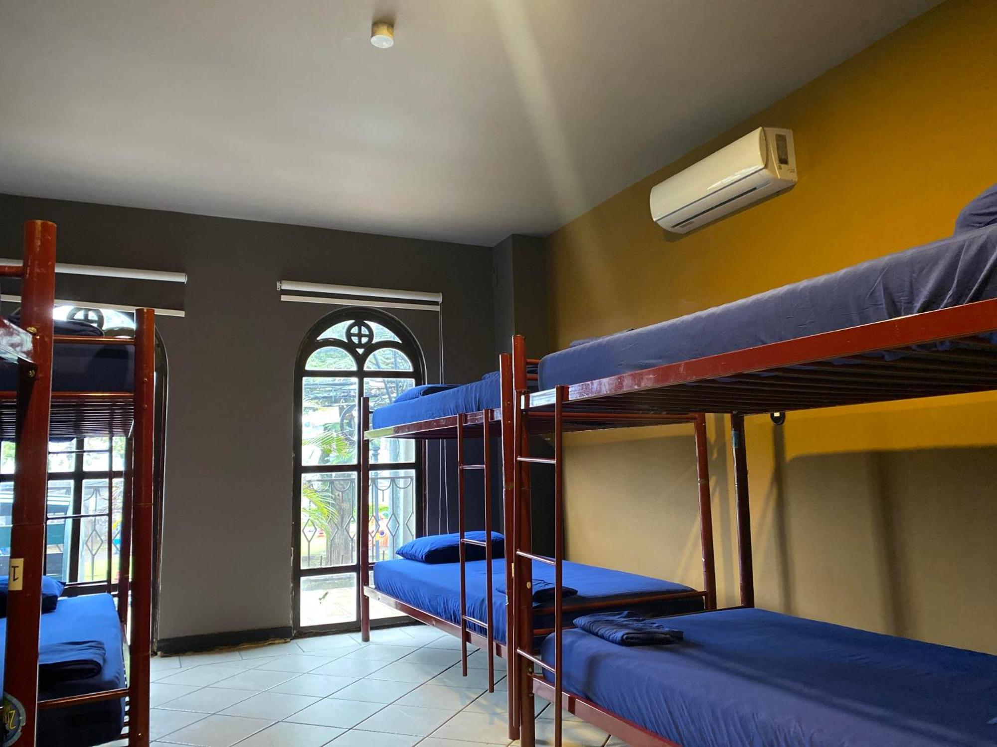 Alajuela Backpackers Airport Hostel Kültér fotó